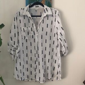 En crème Tunic size medium embroidered 100% cotton